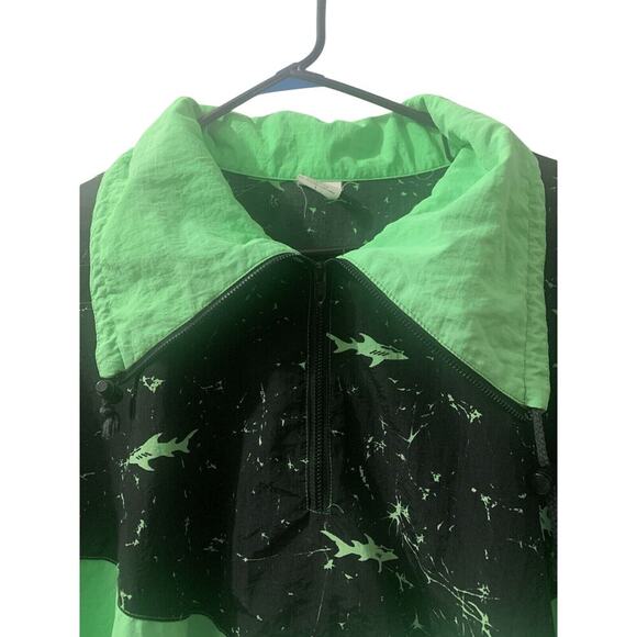 Vintage 90s Maui & Sons Large Green Windbreaker Jacket Shark Pattern - Picture 4 of 11